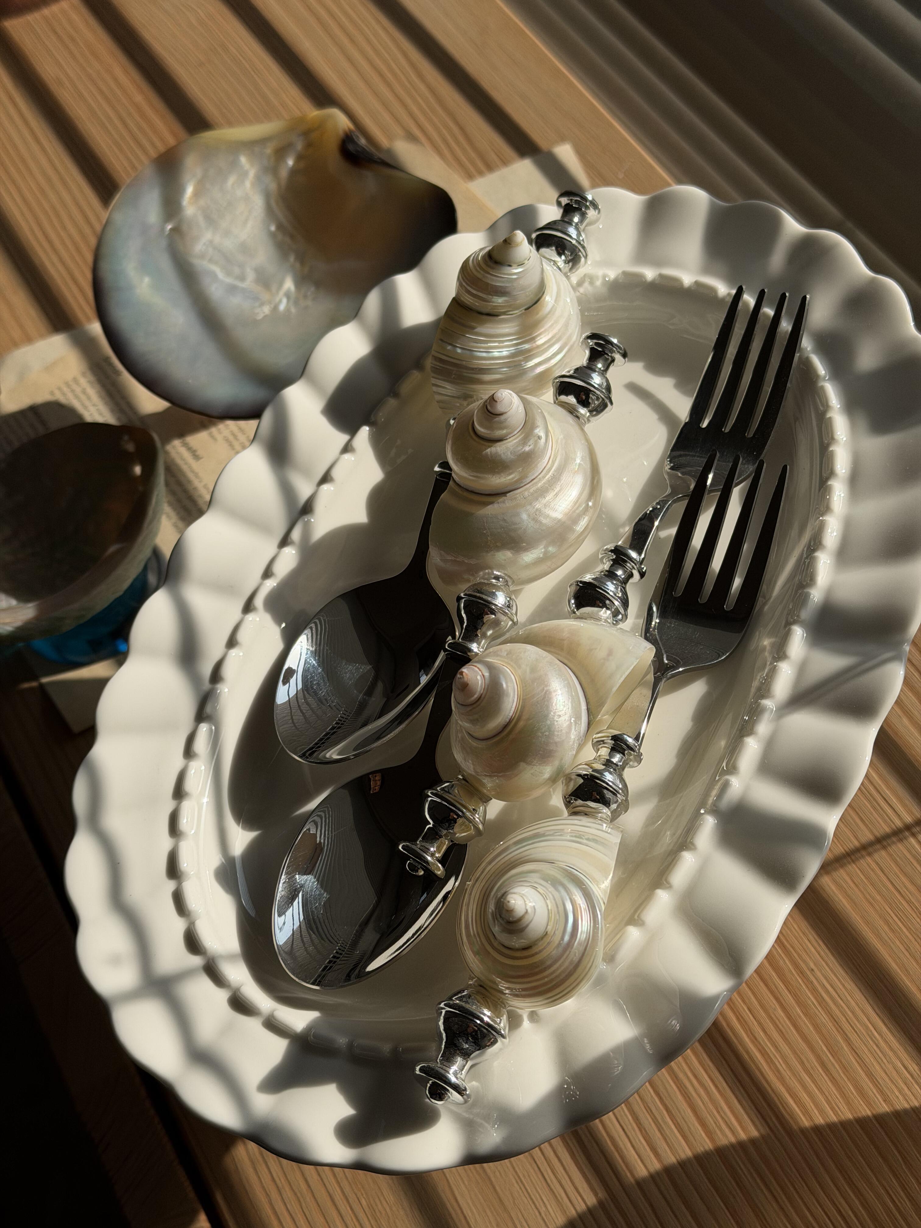 Luxury Handmade Shell Vintage Cutlery Set - One-of-a-kind Tableware Art
