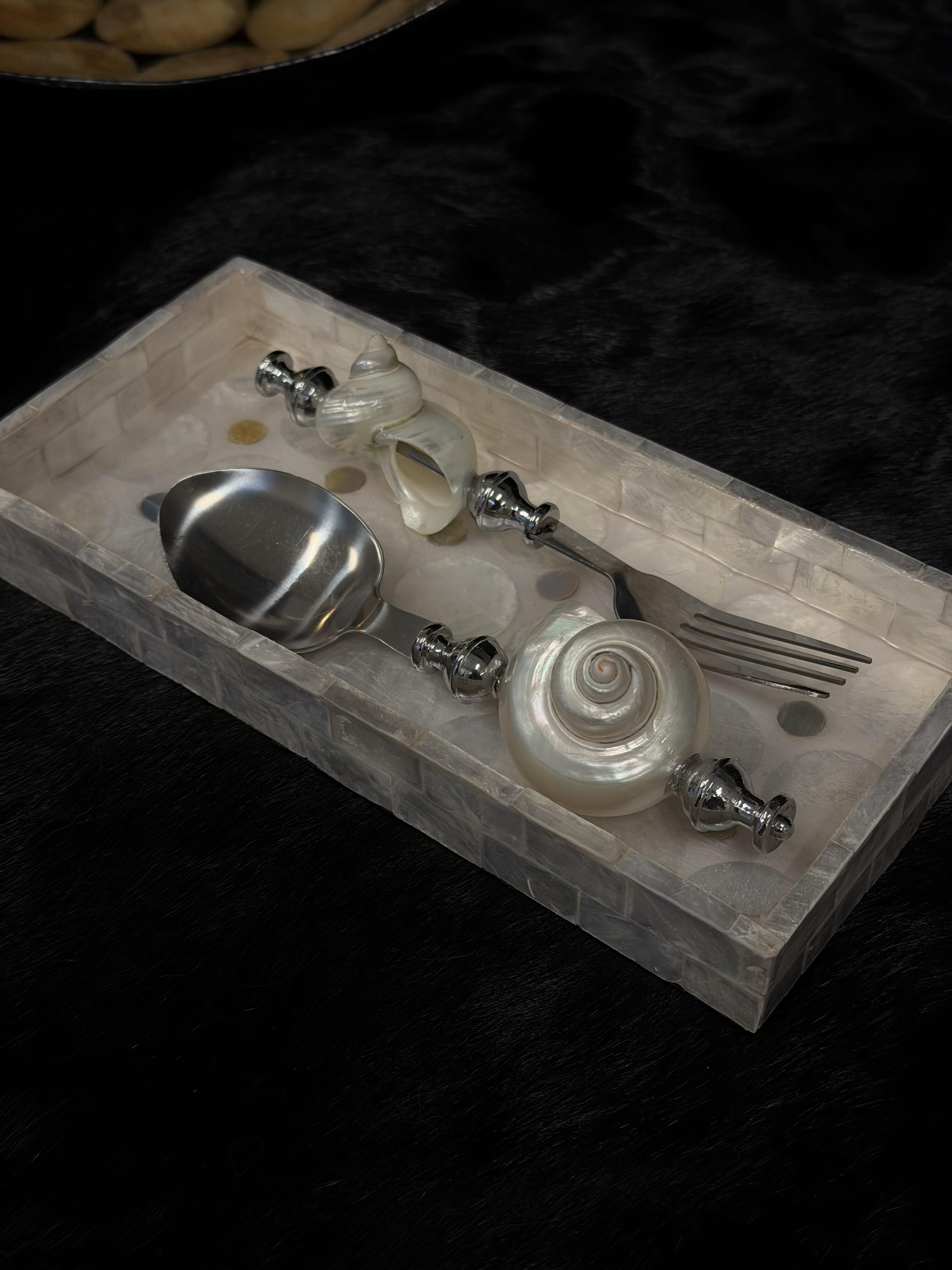 Luxury Handmade Shell Vintage Cutlery Set - One-of-a-kind Tableware Art