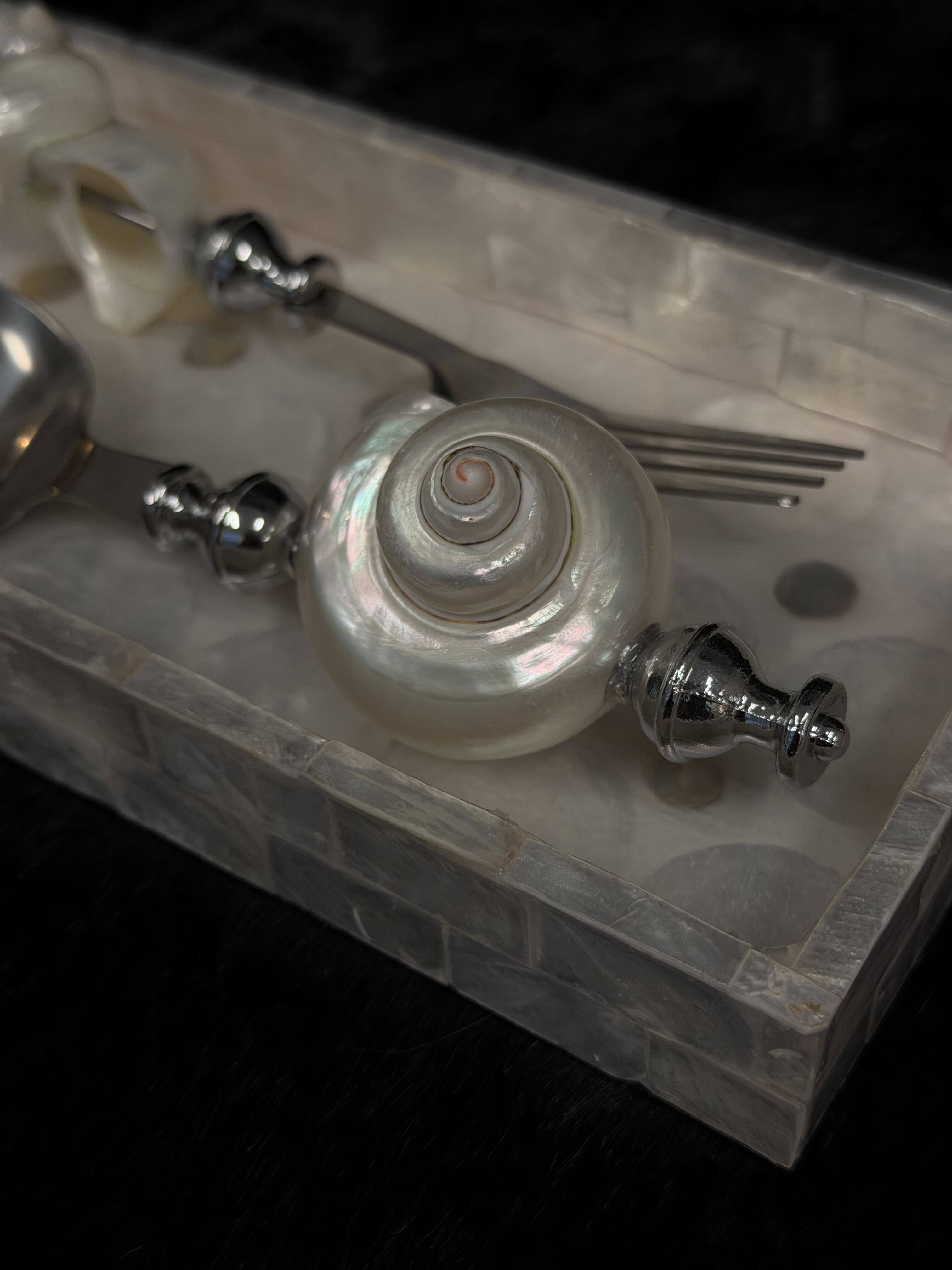 Luxury Handmade Shell Vintage Cutlery Set - One-of-a-kind Tableware Art