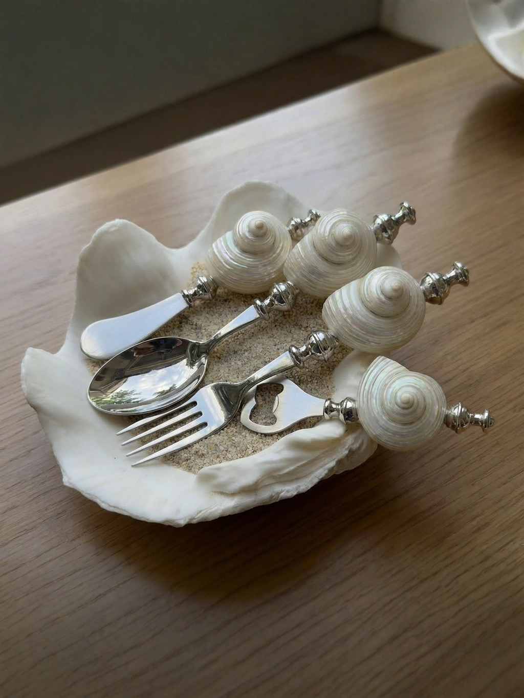 Luxury Handmade Shell Vintage Cutlery Set - One-of-a-kind Tableware Art