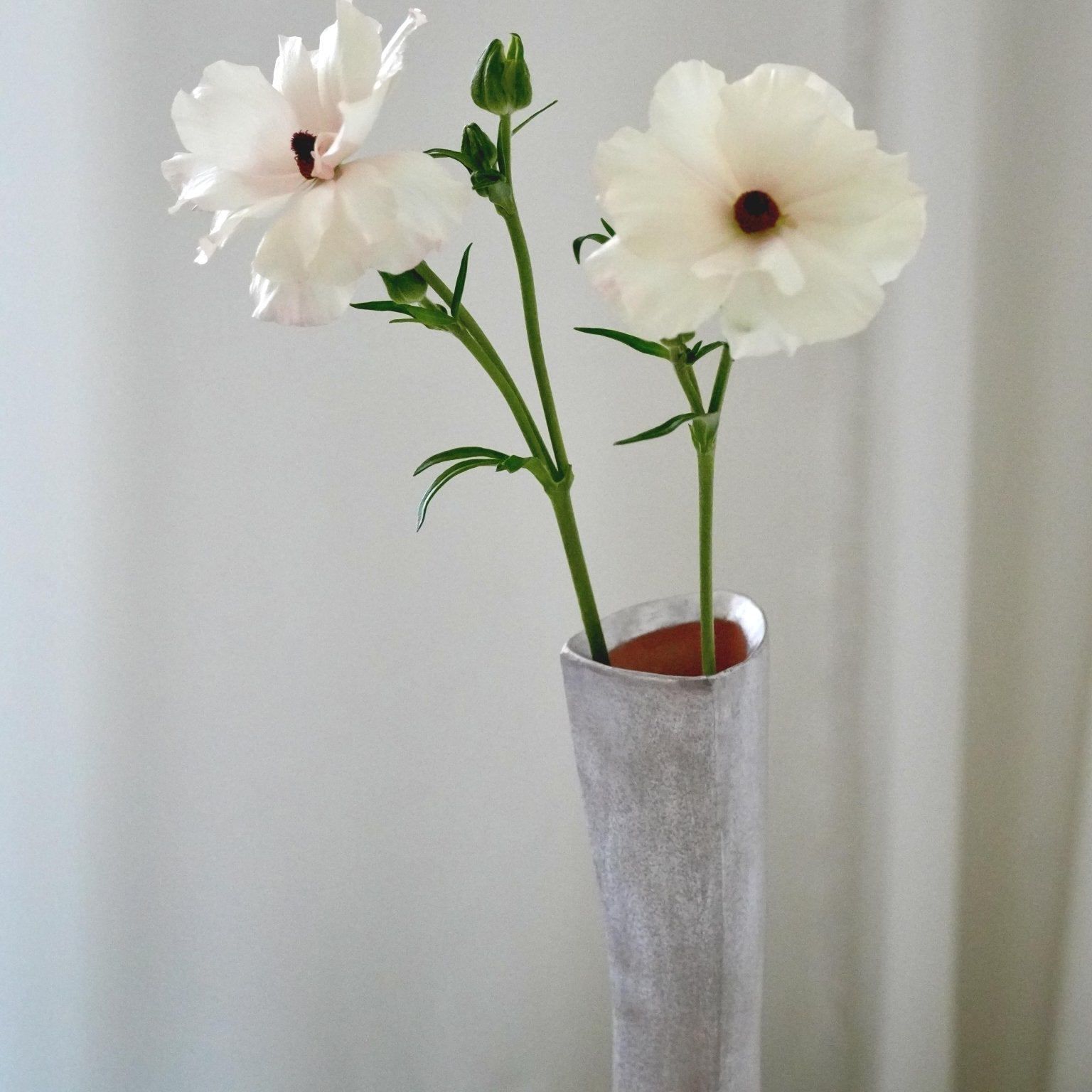 Silver Moonlight Hand - Patted Ceramic Vase by Niu Fangfang - Planet Fix Project